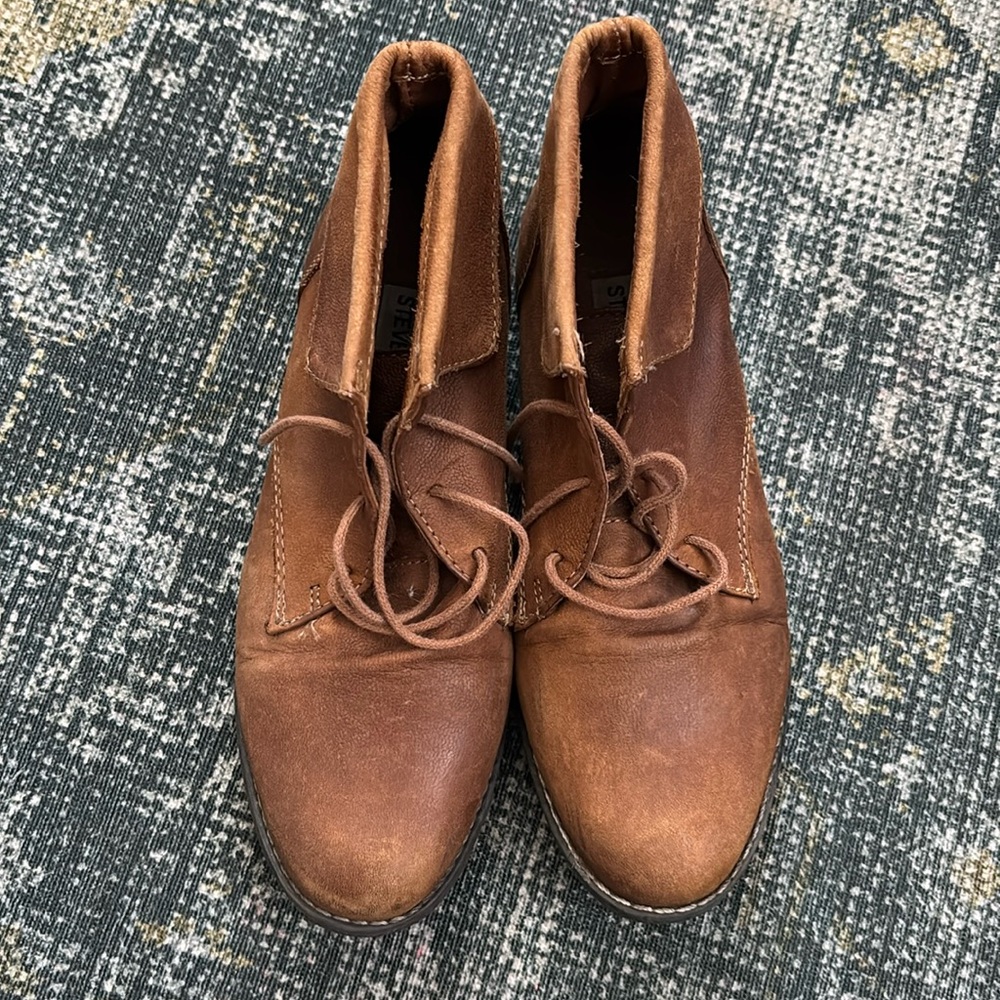 Steve Madden leather boots big kids size 5.5
